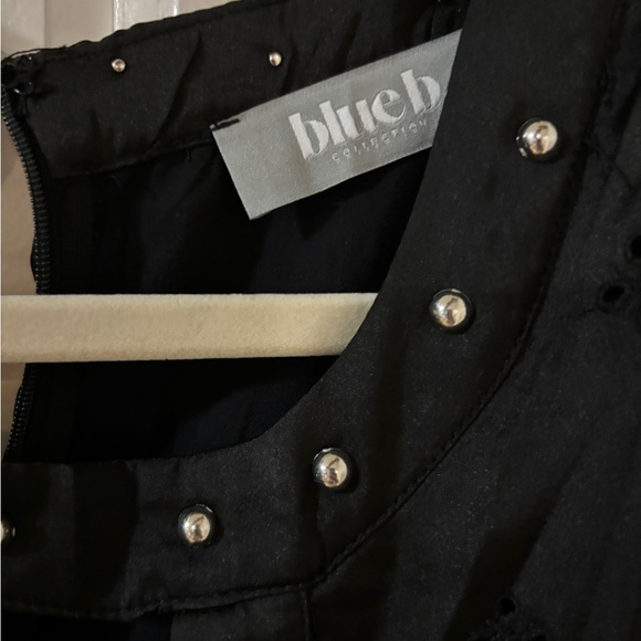 Chic Black Long Sleeve Dress with Cutout Details - Picture 3 of 6